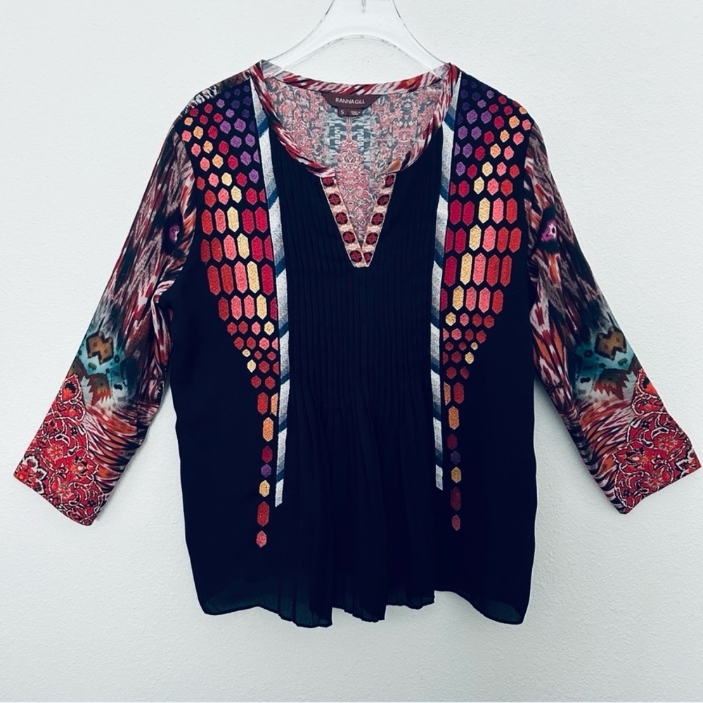 Ranna Gill Embroidered Blouse Jewel Tone Top V-Neck Pleated Black Size Small - Picture 2 of 16